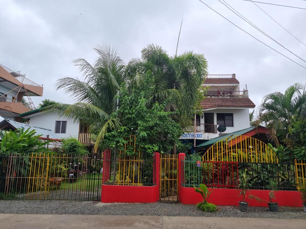 Southpoint Hostel Moalboal Bagian luar foto